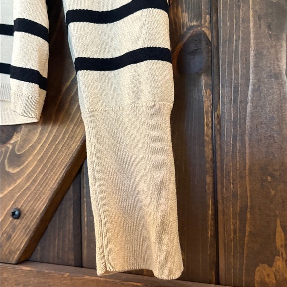 Express Beige and Black Knit Top - Picture 4 of 16